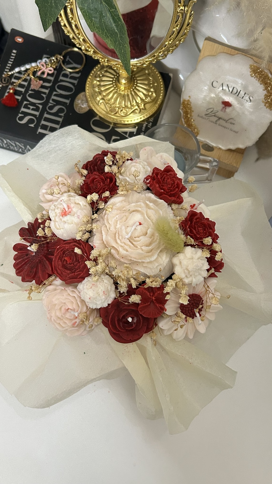 Maroon and white Bridal Bouquet (medium size) Maroon and white Bridal Bouquet (medium size)